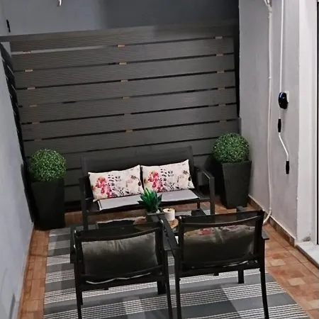 Thessvibe Apartament *